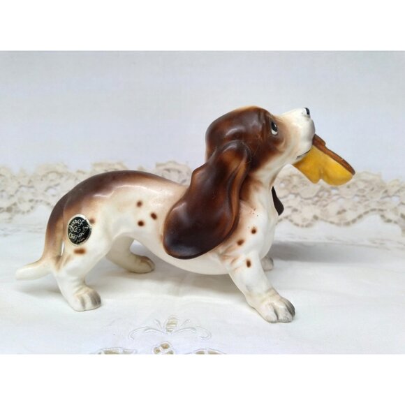 Josef Originals Basset Hound Dog Puppy Shoe in Mouth Vintage 3.25 x 5.5 Inches - Picture 3 of 8
